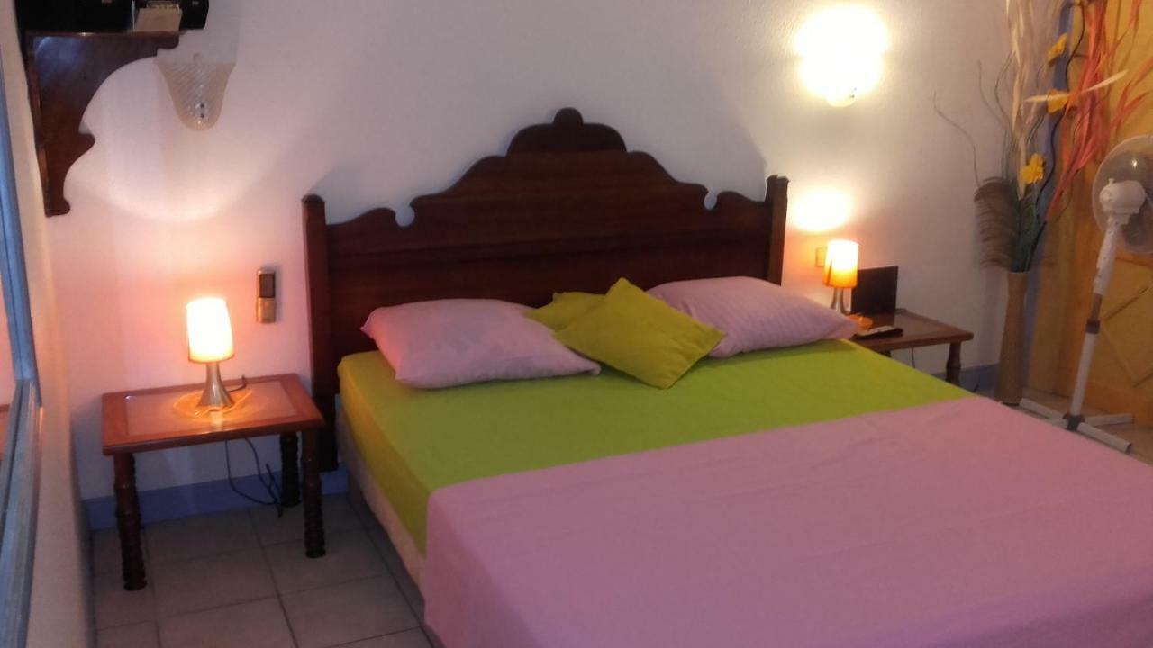 Appartement Sunburst แซ็งแตนน์ ภายนอก รูปภาพ