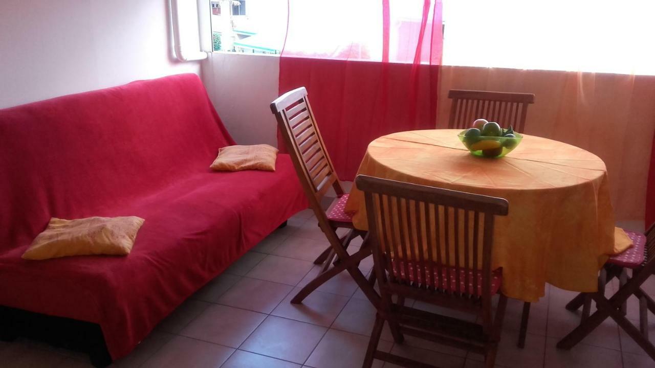 Appartement Sunburst แซ็งแตนน์ ภายนอก รูปภาพ