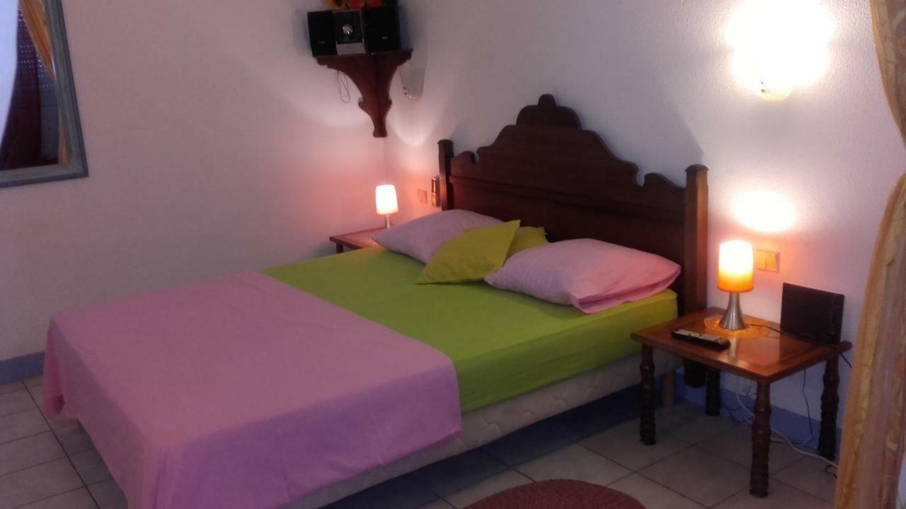Appartement Sunburst แซ็งแตนน์ ภายนอก รูปภาพ